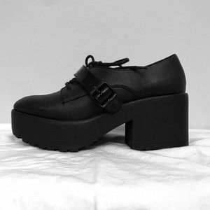black chunky platform shoes